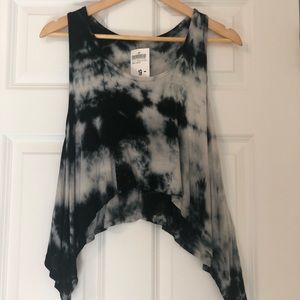 NWT 4 Brandy Melville graphic crop tanks
